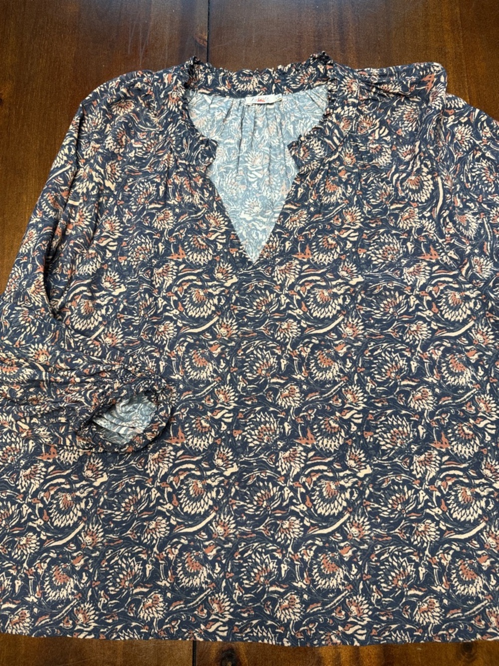 Faherty Navy Floral V-Neck Blouse with Dusty Rose Accents large